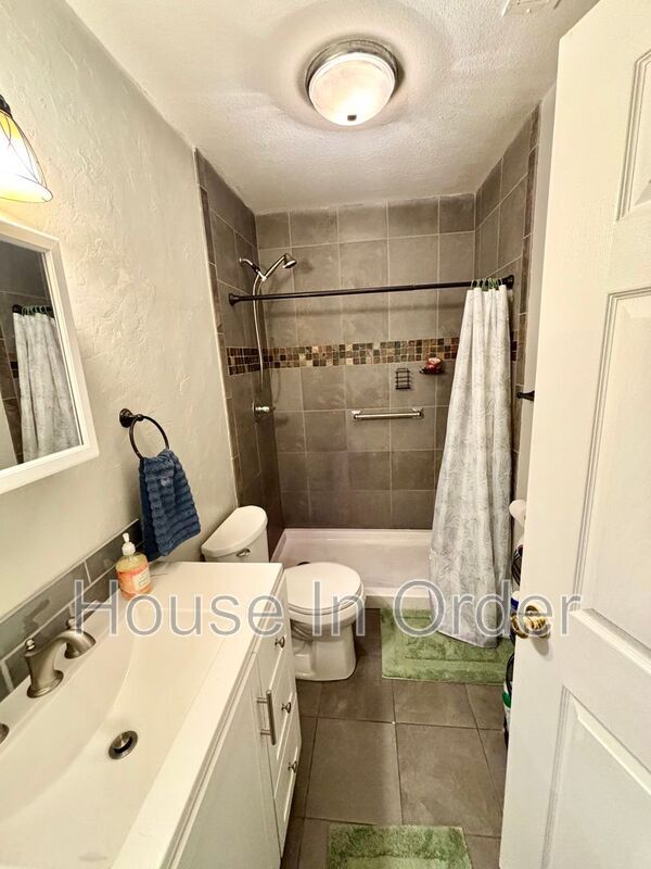 Building Photo - 22 Brucemont Cir
