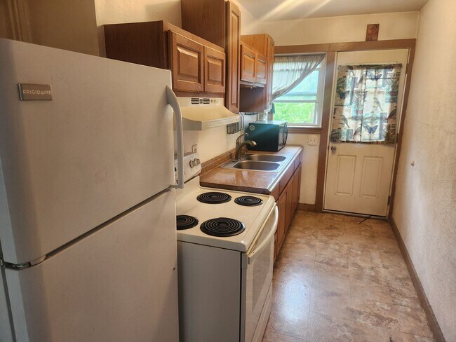 Building Photo - 732 Idlewood Ave