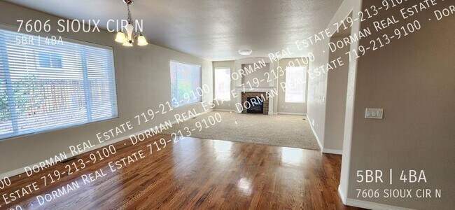 Building Photo - 7606 N Sioux Cir