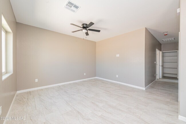 Building Photo - 2467 S Campbell Ave