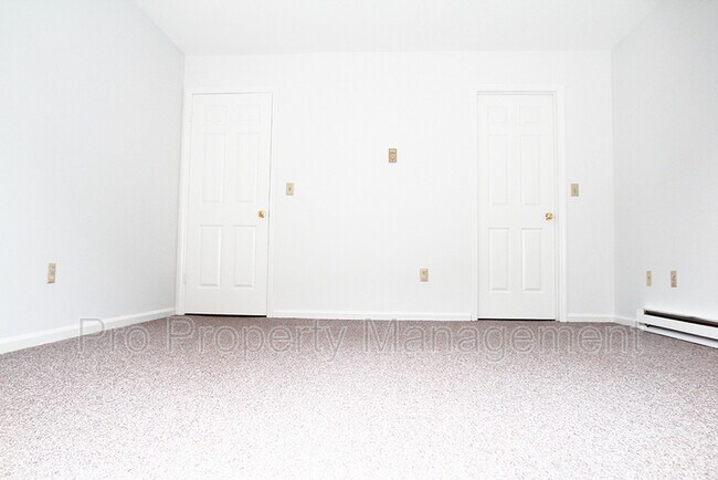 Building Photo - 267 Willow Springs