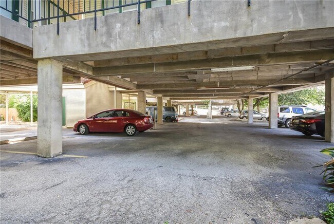 Building Photo - 3115 Tom Green St