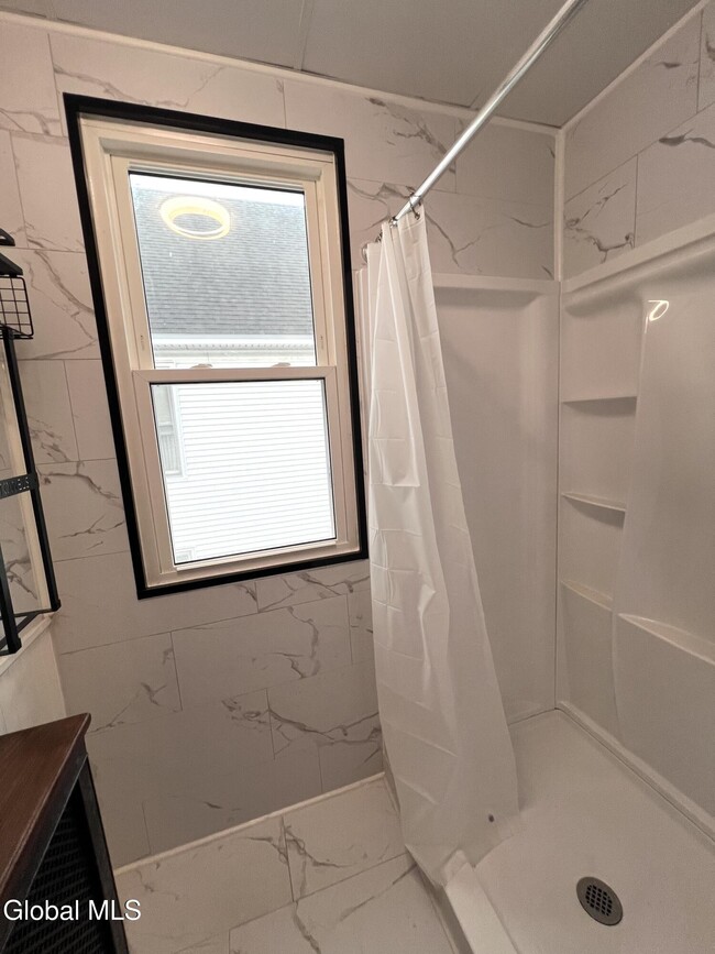 Building Photo - 83 Arnold Ave