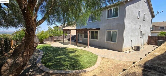 Building Photo - 462 Windwood Dr