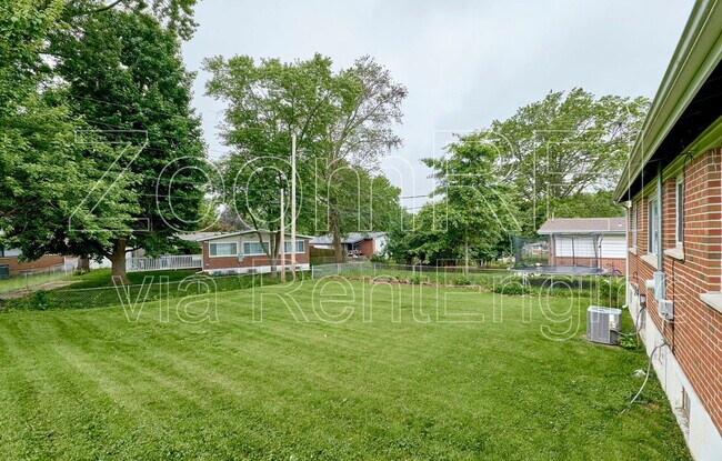 Building Photo - 2700 Steeplechase Ln
