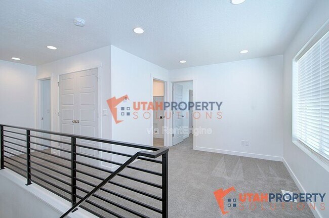 Building Photo - 3069 N 300 W