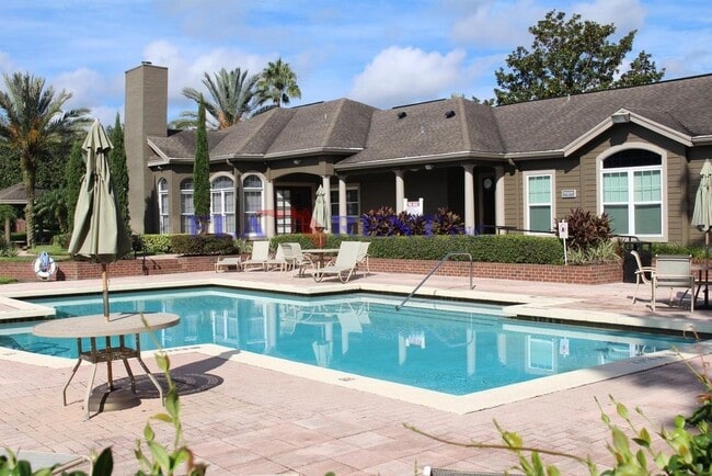 Building Photo - Application pending***Do Not Apply***Spacious 2/2 Condo in Sable Point within gated community