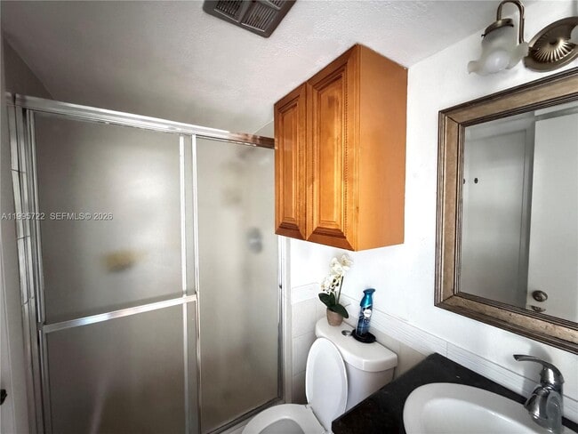 Building Photo - 9201 Lime Bay Blvd