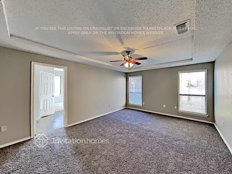 Building Photo - 4902 Green Hollow Dr