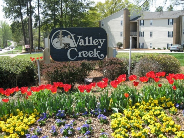 Building Photo - Valley Creek