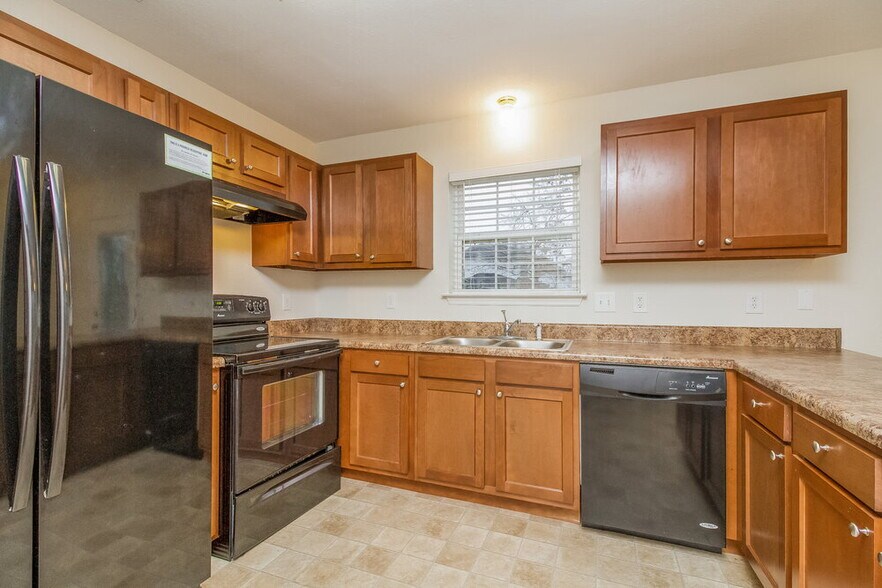 Building Photo - 608 Birchbrook Ct