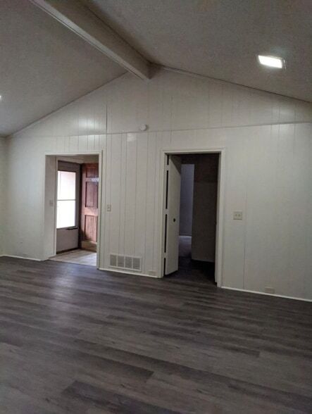 Building Photo - 3321 San Mateo Dr
