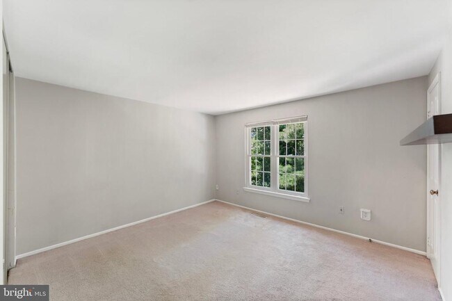Building Photo - 6014 Martins Landing Ln