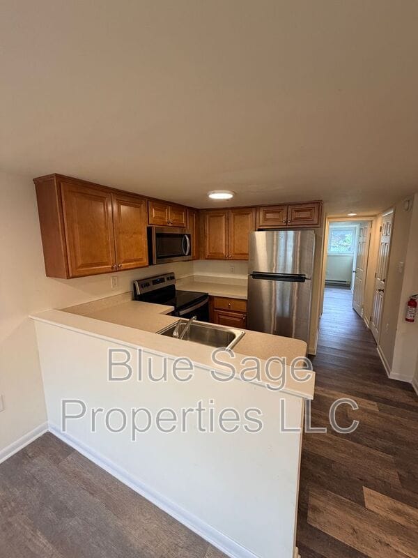 Building Photo - 2 E Manoa Rd