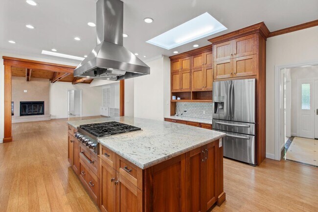 Building Photo - 27696 Vogue Ct