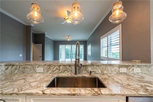 Building Photo - 14815 Laguna Dr