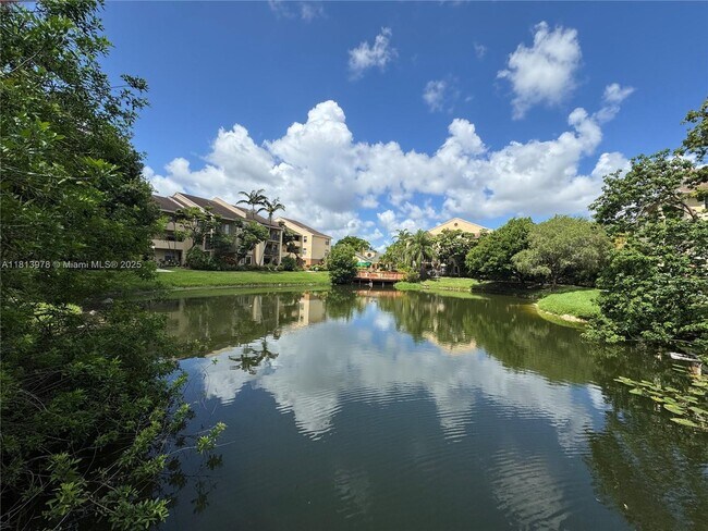 Building Photo - 9999 Summerbreeze Dr