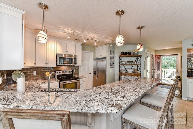 Building Photo - 18557 Vineyard Point Ln