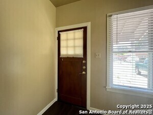 Building Photo - 120 Gifford St