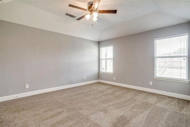 Building Photo - 578 Tanglewood Dr