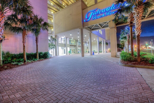 Building Photo - 16819 Front Beach Rd