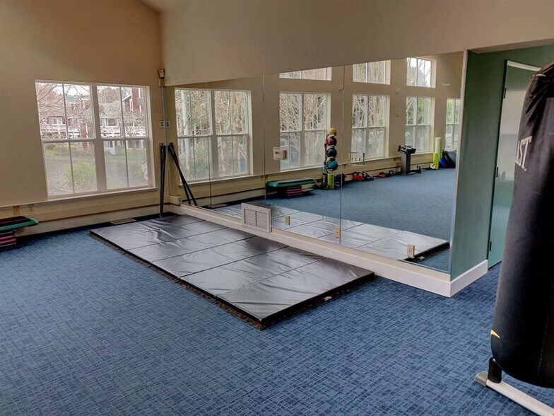 Building Photo - 21 Bayside Ct