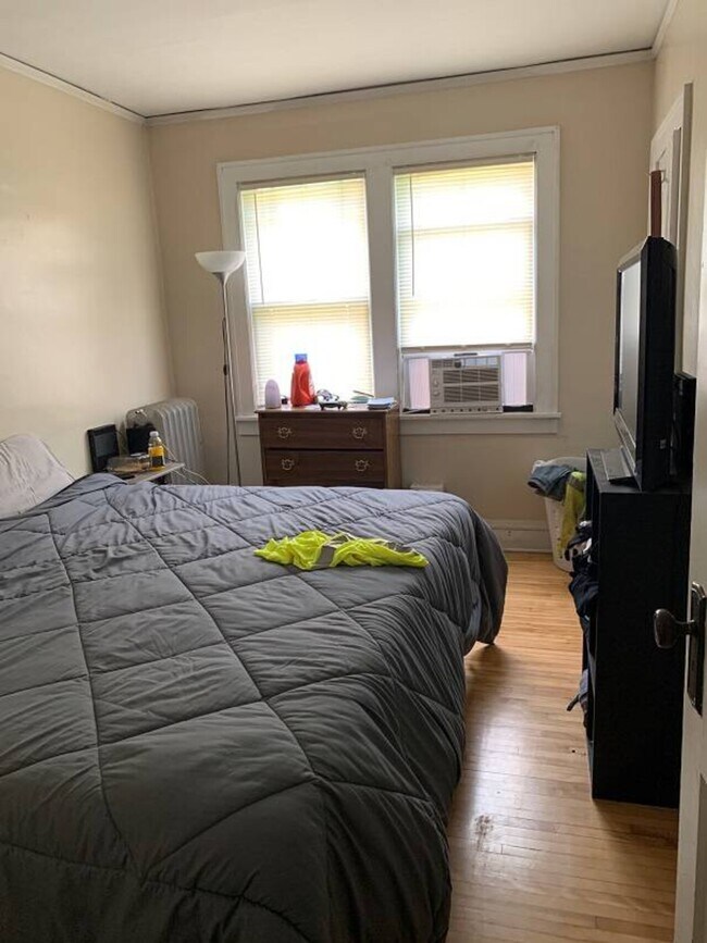 Building Photo - Como