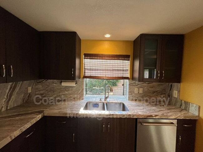 Building Photo - 39095 Sweetwater Dr