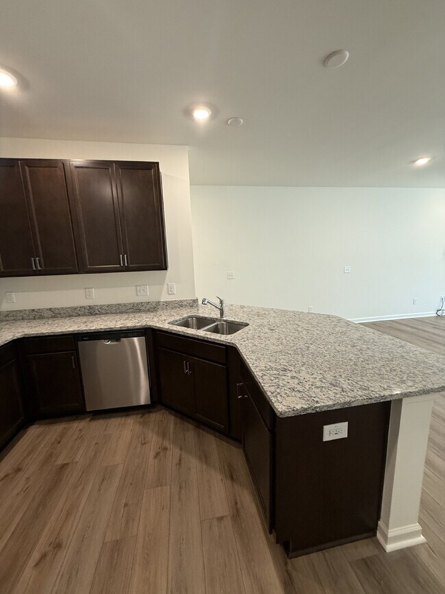 Building Photo - 3 bed 2 and half bath home in Mebane