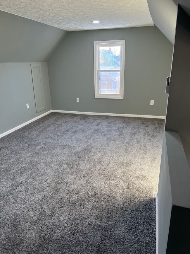 Building Photo - Gorgeous 4 bd, 2.5 bth Lakewood Stunner!