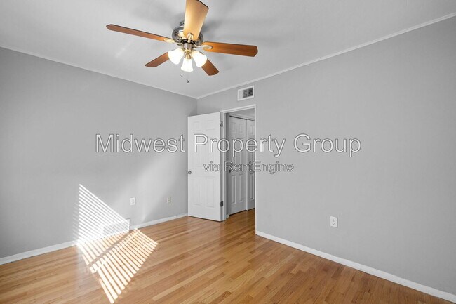Building Photo - 2507 S Big Bend Blvd