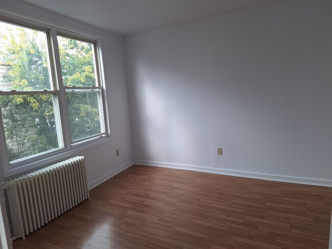 Building Photo - 589 Avenue A