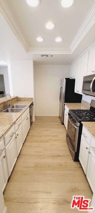 Building Photo - 1031 N Crescent Heights Blvd