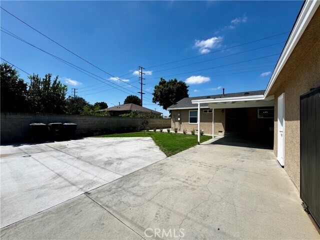 Building Photo - 14414 Studebaker Rd