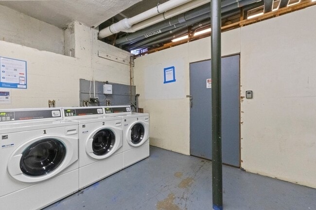 Building Photo - 38-40 Cedar Street Unit 335