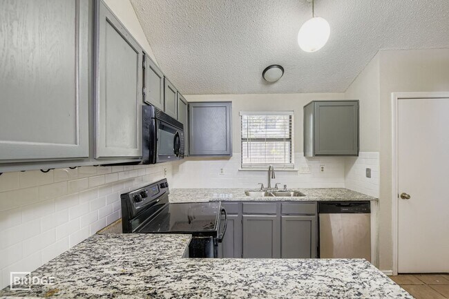 Building Photo - 1322 Jasmine Dr