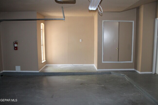 Building Photo - 12217 Red Sun Dr