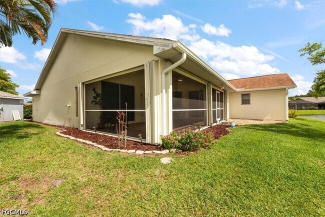 Building Photo - 9241 Bramble Ct