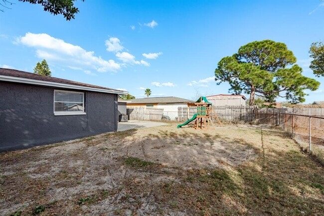 Building Photo - 3332 Chauncy Rd