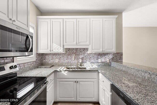 Building Photo - 212 Bonita Cir