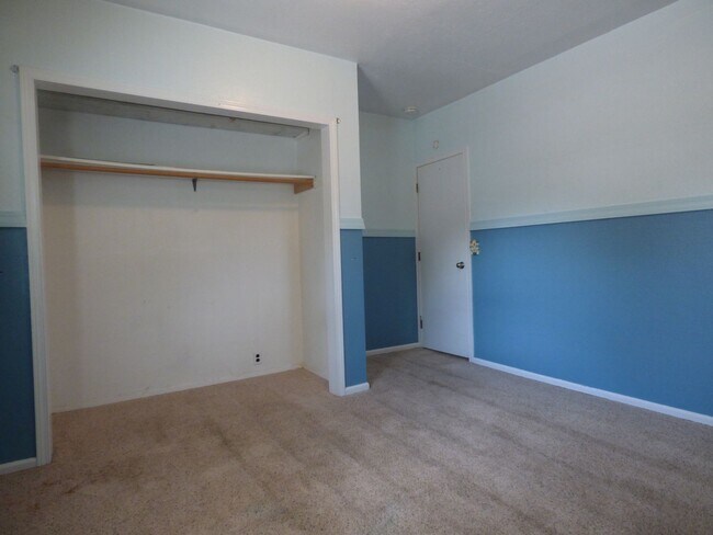 Building Photo - 3 Bedroom 1 Bath Home