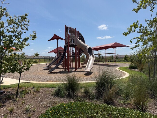 Building Photo - 16822 Spotted Oak Dr