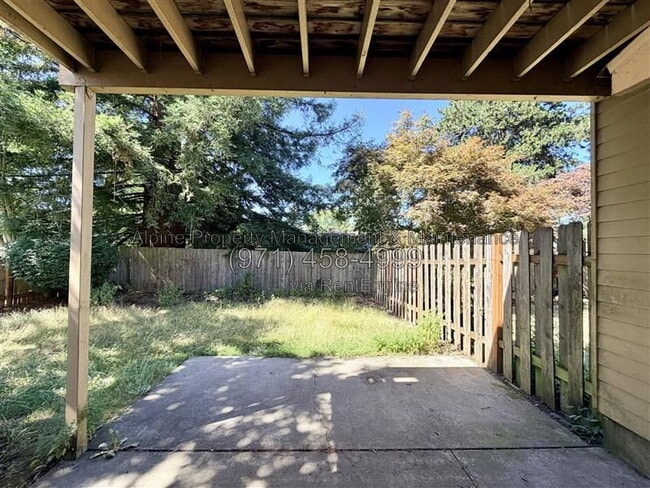 Building Photo - 18317 SW Jann Dr
