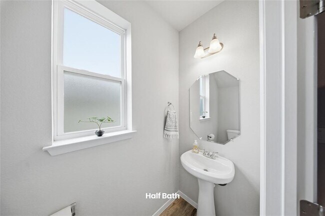 Building Photo - 123 White Dunes Dr