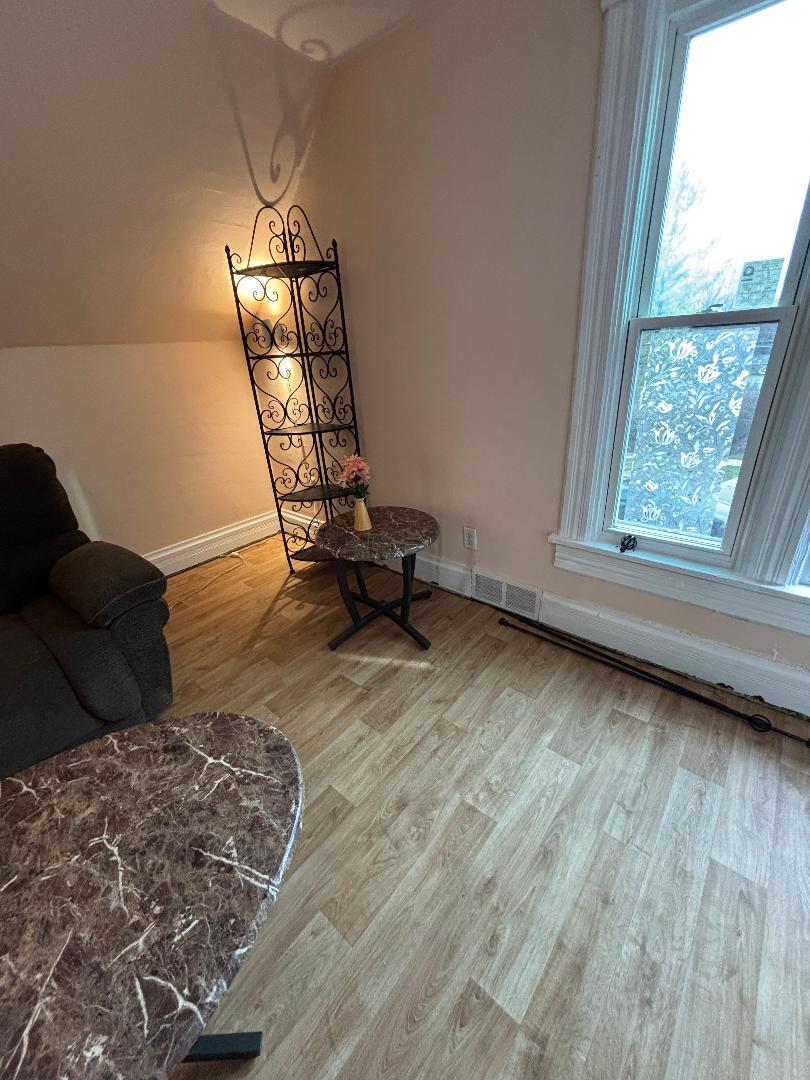 Building Photo - 520 Lawrence Ave