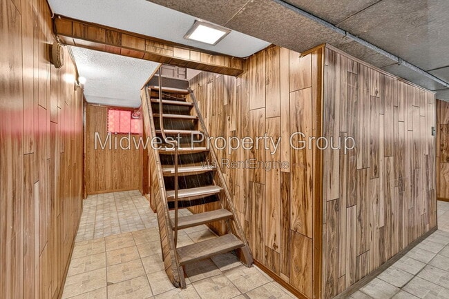 Building Photo - 1208 Verl Pl