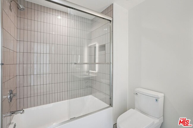 Building Photo - 10431 Santa Monica Blvd