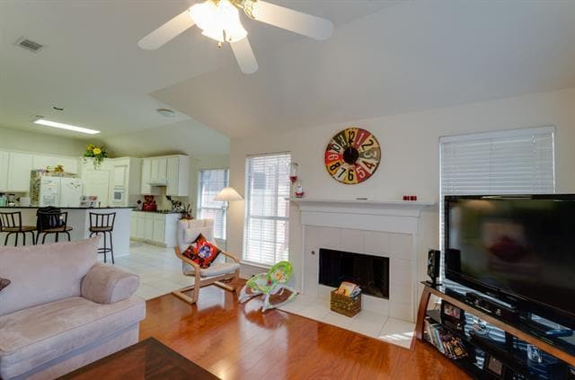 Building Photo - 2304 Ravenhurst Dr