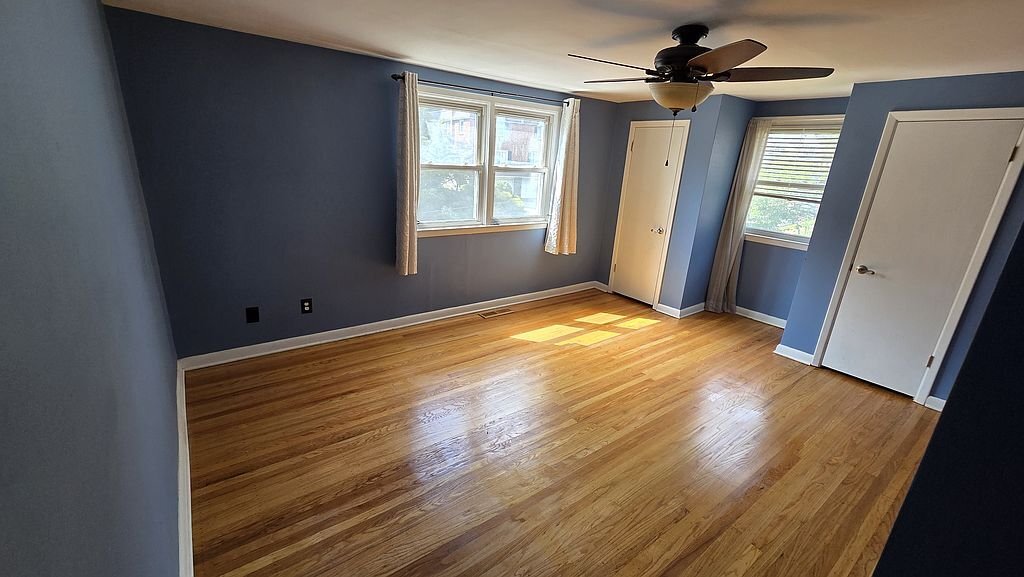 Building Photo - 746 Cinnaminson St