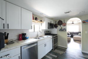 Building Photo - 1023 E Lee St